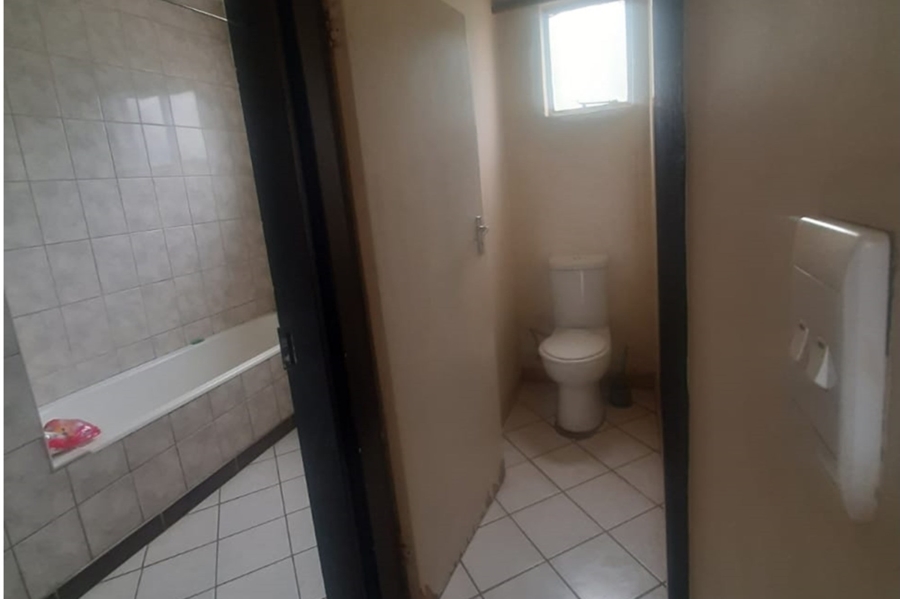 2 Bedroom Property for Sale in Rustenburg Central North West